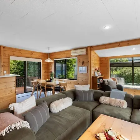 Tranquil Heights Villa Queenstown Exterior photo